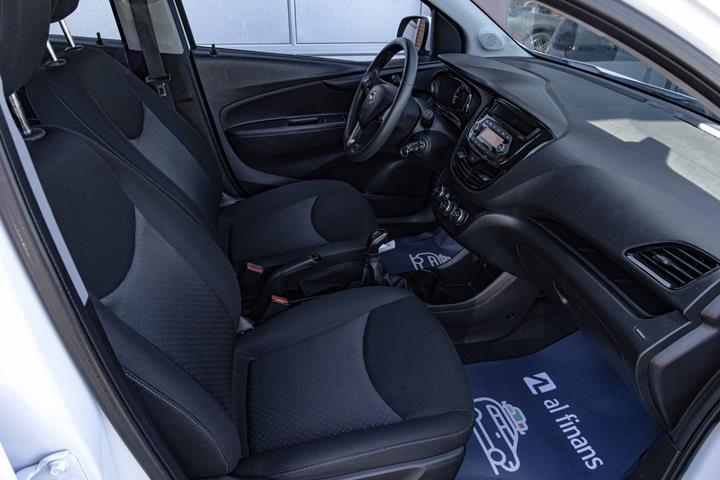 Hvid Opel Karl fra 2016