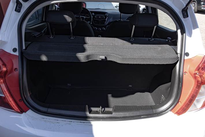 Hvid Opel Karl fra 2016