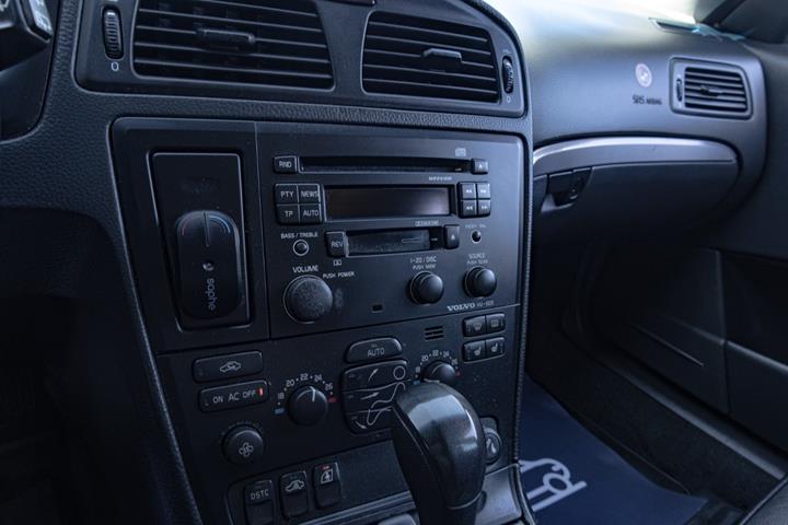 Sølv Volvo V70 fra 2004