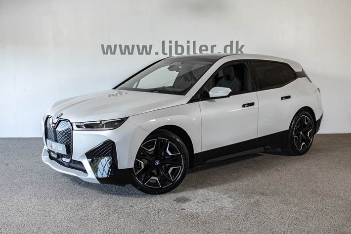 Hvid BMW iX fra 2023