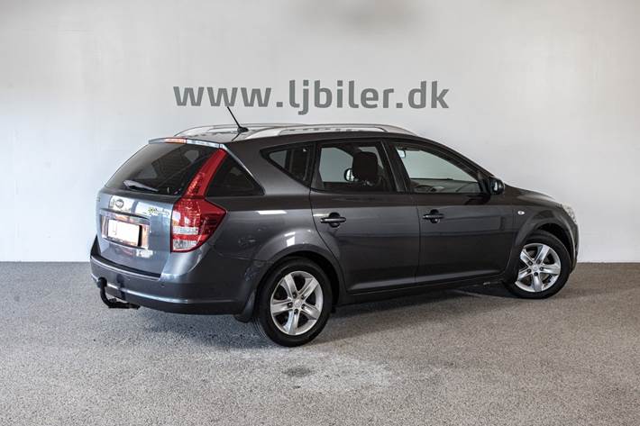 Grå Kia Ceed fra 2012