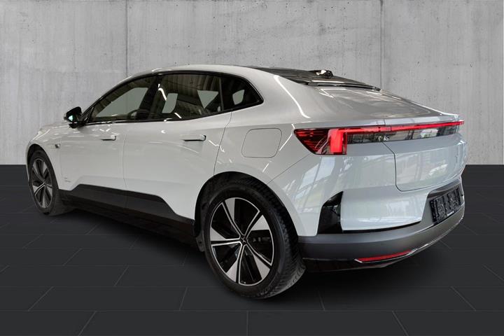 Grå Polestar 4 fra 2024