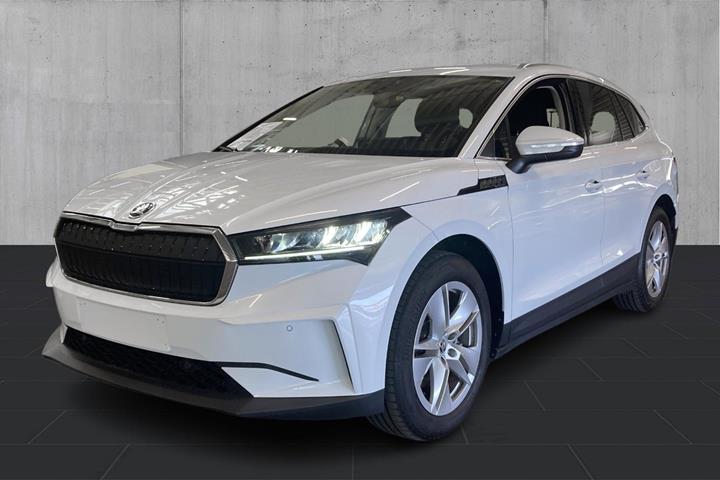 Hvid Skoda Enyaq fra 2022 set udefra