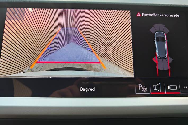 Hvid Audi Q4 e-tron fra 2023