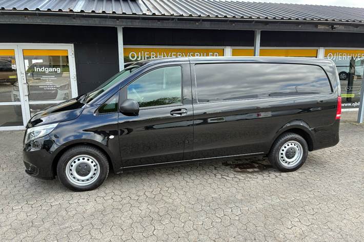 Sort Mercedes Vito 114 fra 2018