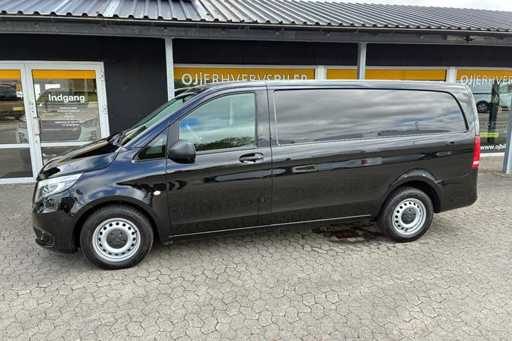 Sort Mercedes Vito 114 fra 2018