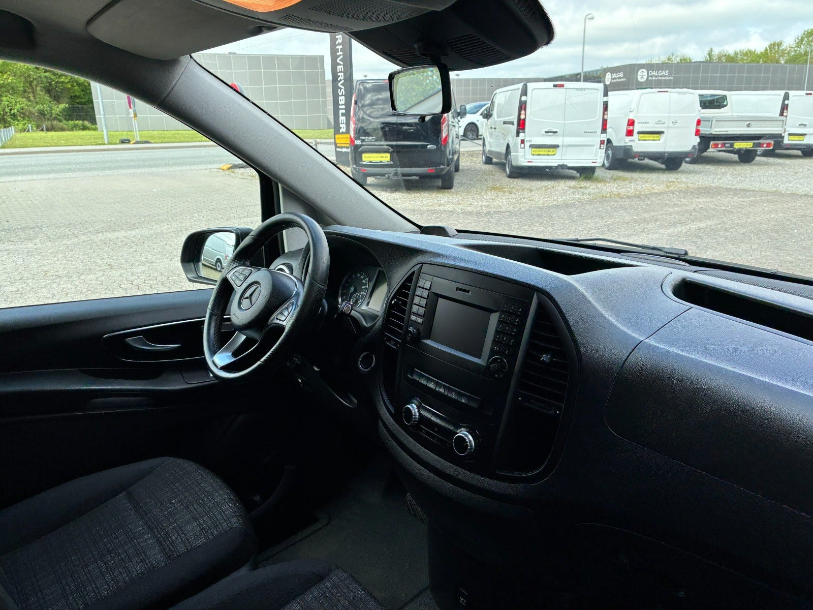 Sort Mercedes Vito 114 fra 2018