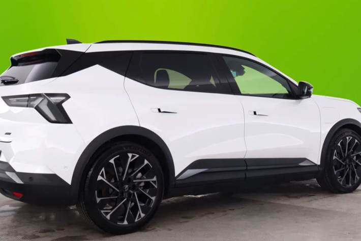 Hvid Renault Scenic E-Tech fra 2024