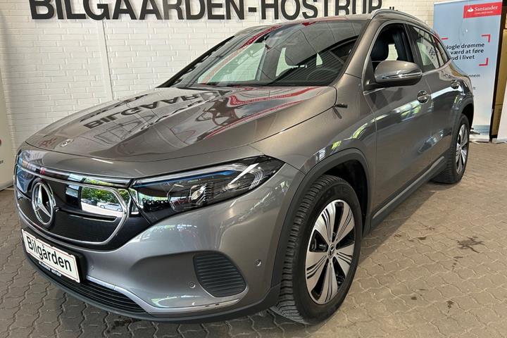 Grå Mercedes EQA250 fra 2023 set udefra
