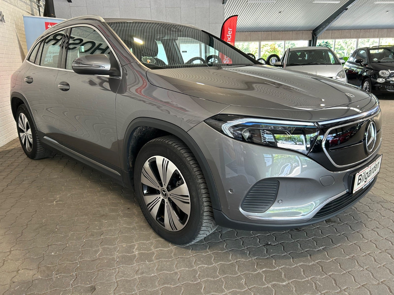 Grå Mercedes EQA250 fra 2023