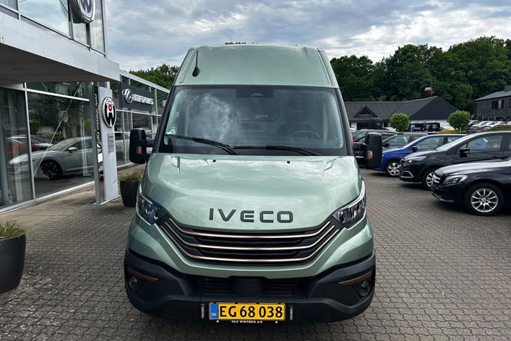 Grøn Iveco Daily fra 2025
