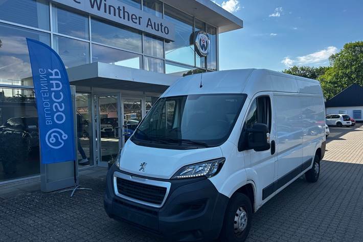 Sort Peugeot Boxer 335 fra 2018