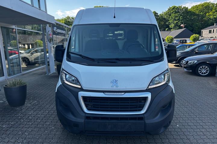 Sort Peugeot Boxer 335 fra 2018