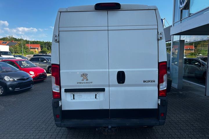 Sort Peugeot Boxer 335 fra 2018