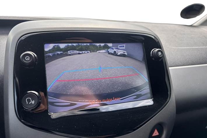 Hvid Toyota Aygo fra 2020