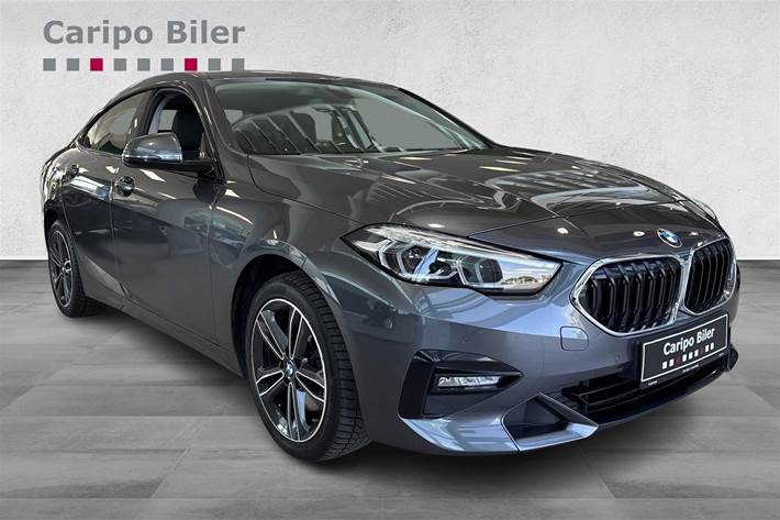 Grå BMW 218i fra 2020