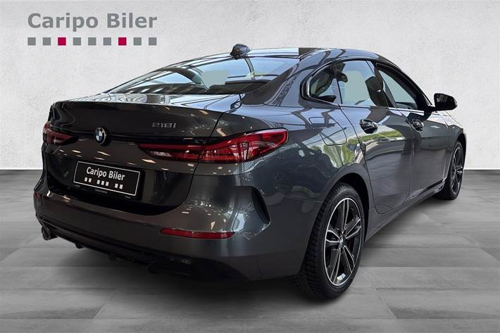 Grå BMW 218i fra 2020