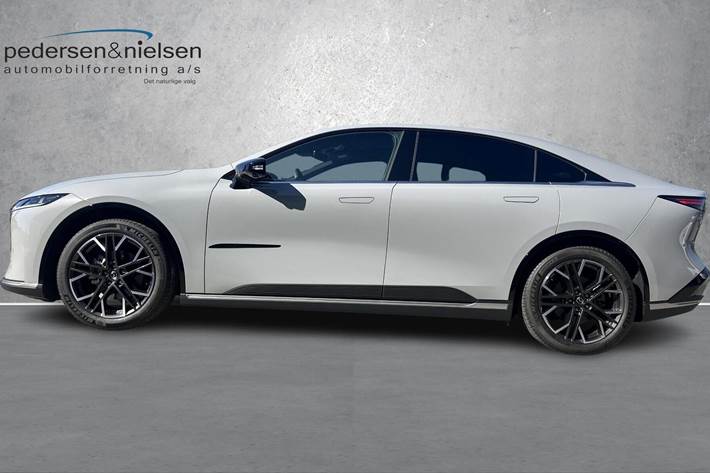 Grå Mazda 6e fra 2026
