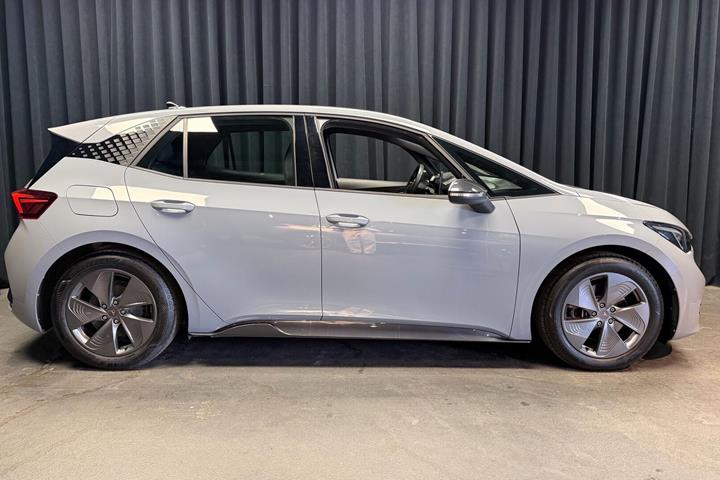 Grå Cupra Born fra 2024