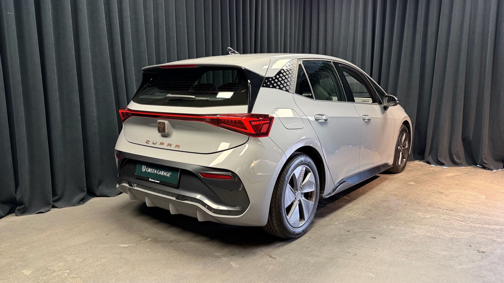 Grå Cupra Born fra 2024
