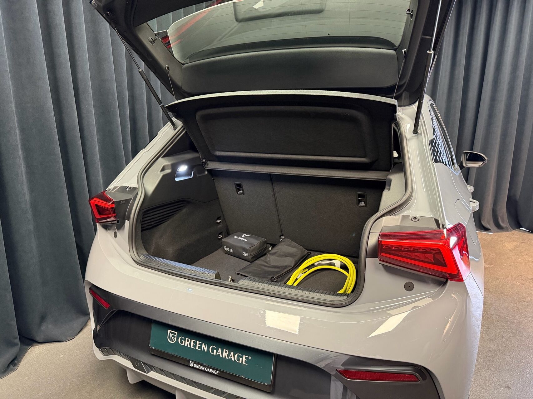 Grå Cupra Born fra 2024