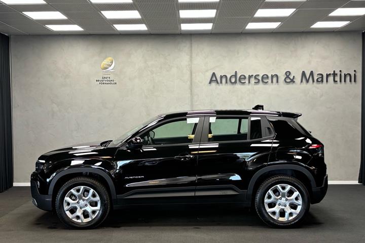 Sort Jeep Avenger fra 2023