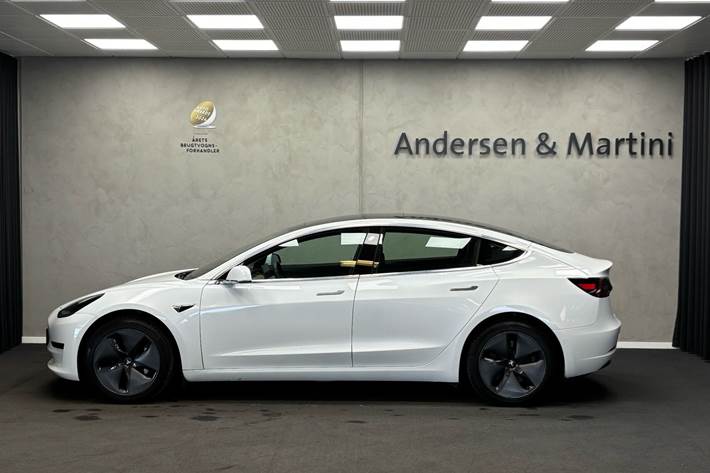 Hvid Tesla Model 3 fra 2020