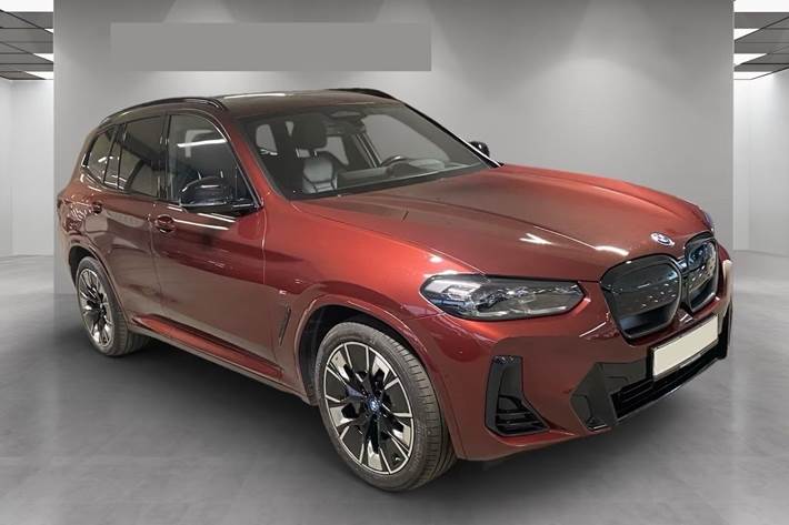 Rød BMW iX3 fra 2023