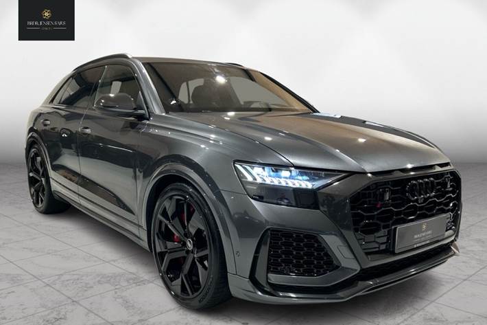 Grå Audi RS Q8 fra 2020