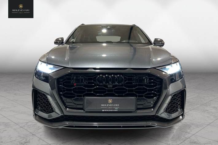 Grå Audi RS Q8 fra 2020