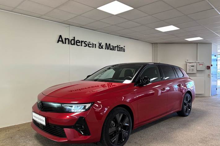 Rød Opel Astra-e fra 2024