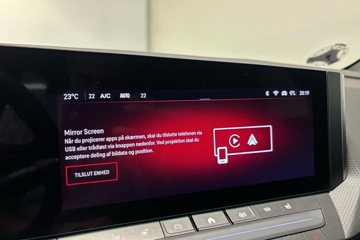 Rød Opel Astra-e fra 2024