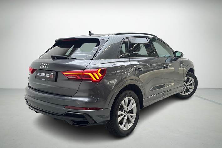 Grå Audi Q3 fra 2021