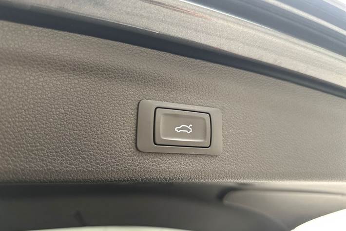 Grå Audi Q3 fra 2021