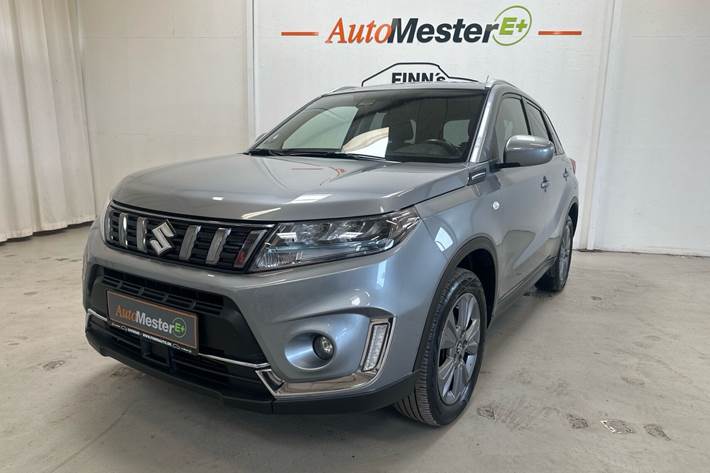 Grå Suzuki Vitara fra 2023 set udefra