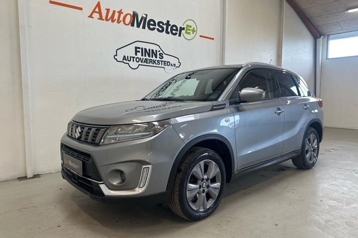 Grå Suzuki Vitara fra 2023