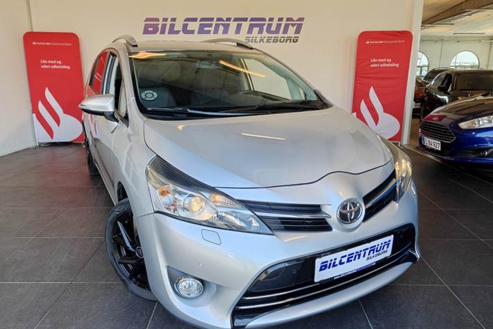 Sølv Toyota Verso fra 2013