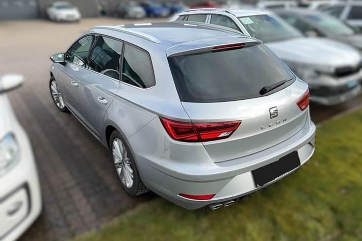 Sølv Seat Leon fra 2019
