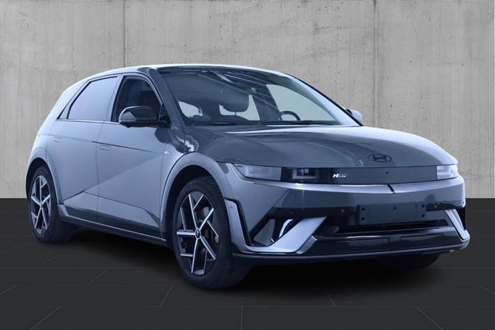 Grå Hyundai Ioniq 5 fra 2026