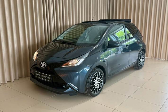 Grå Toyota Aygo fra 2016