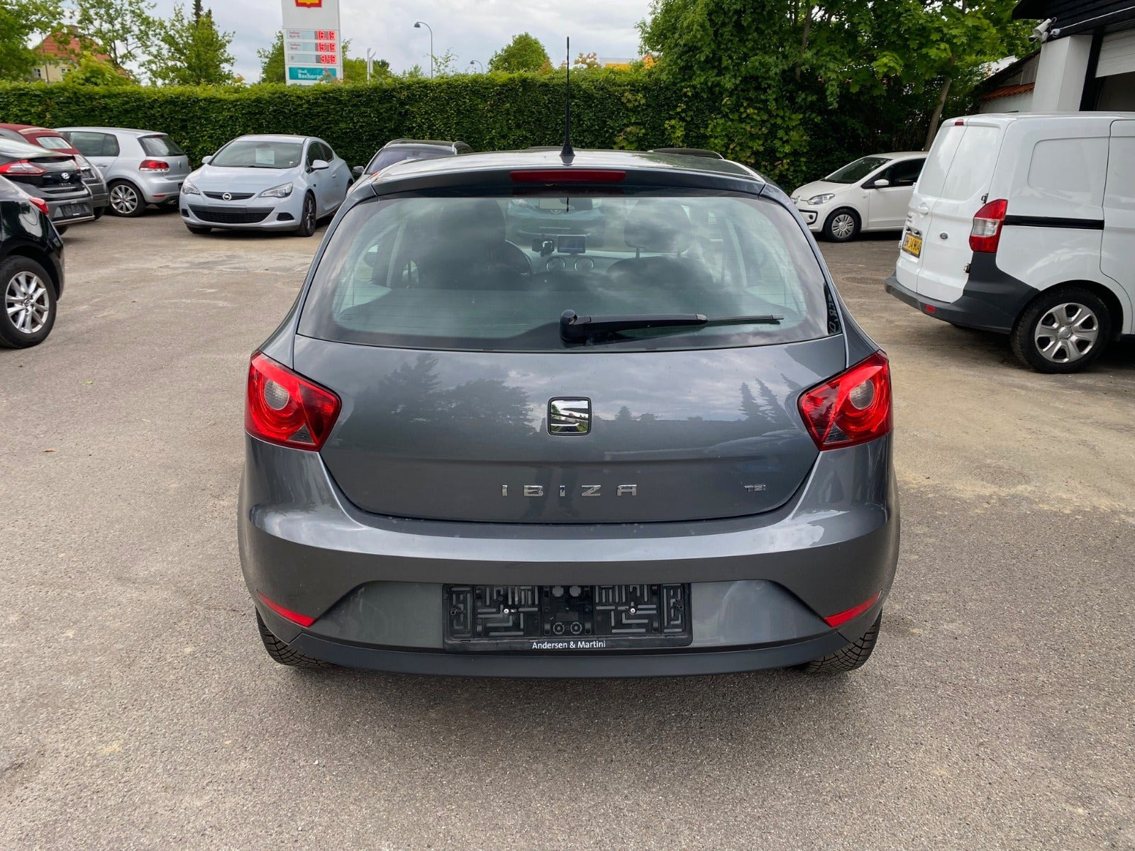 Grå Seat Ibiza fra 2014
