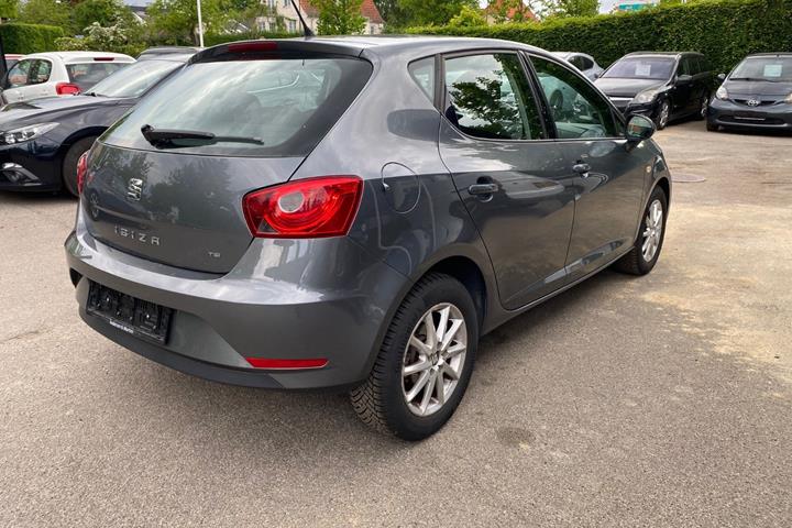 Grå Seat Ibiza fra 2014