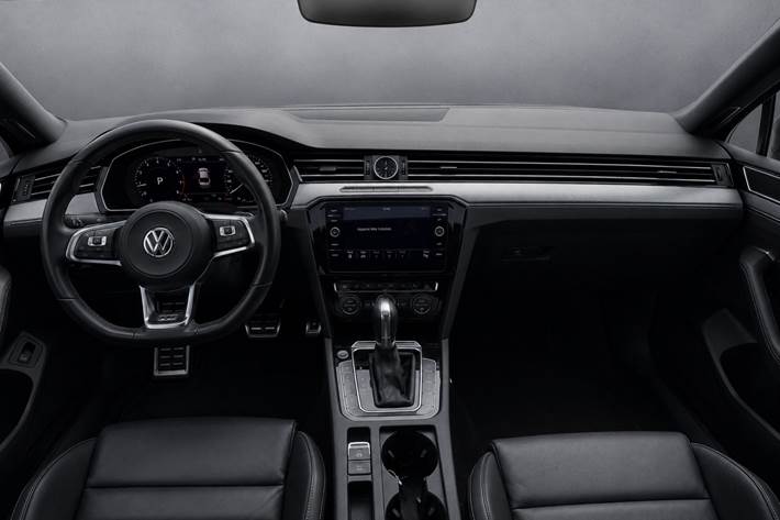 Sort VW Passat fra 2018
