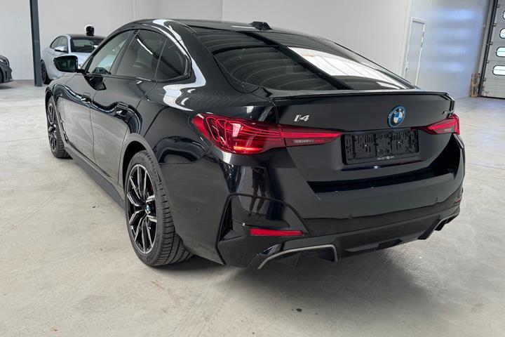 Sort BMW i4 fra 2025