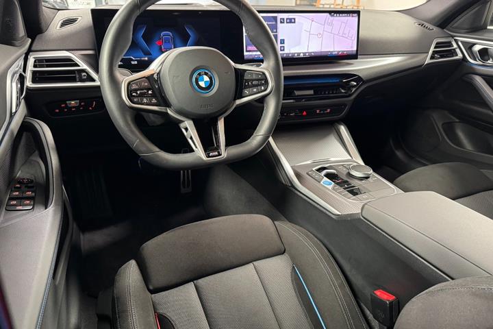Sort BMW i4 fra 2025