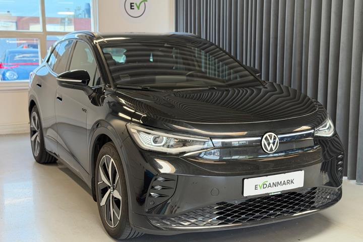 Sort VW ID.4 fra 2023 set udefra