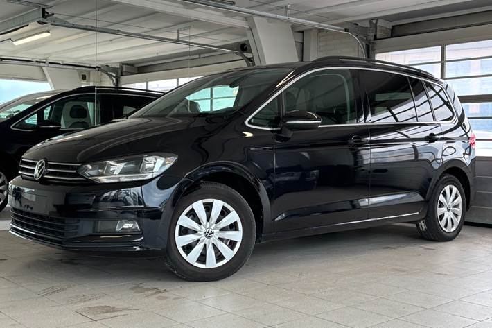 Sort VW Touran fra 2021