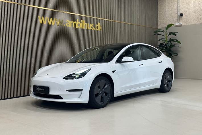 Hvid Tesla Model 3 fra 2021