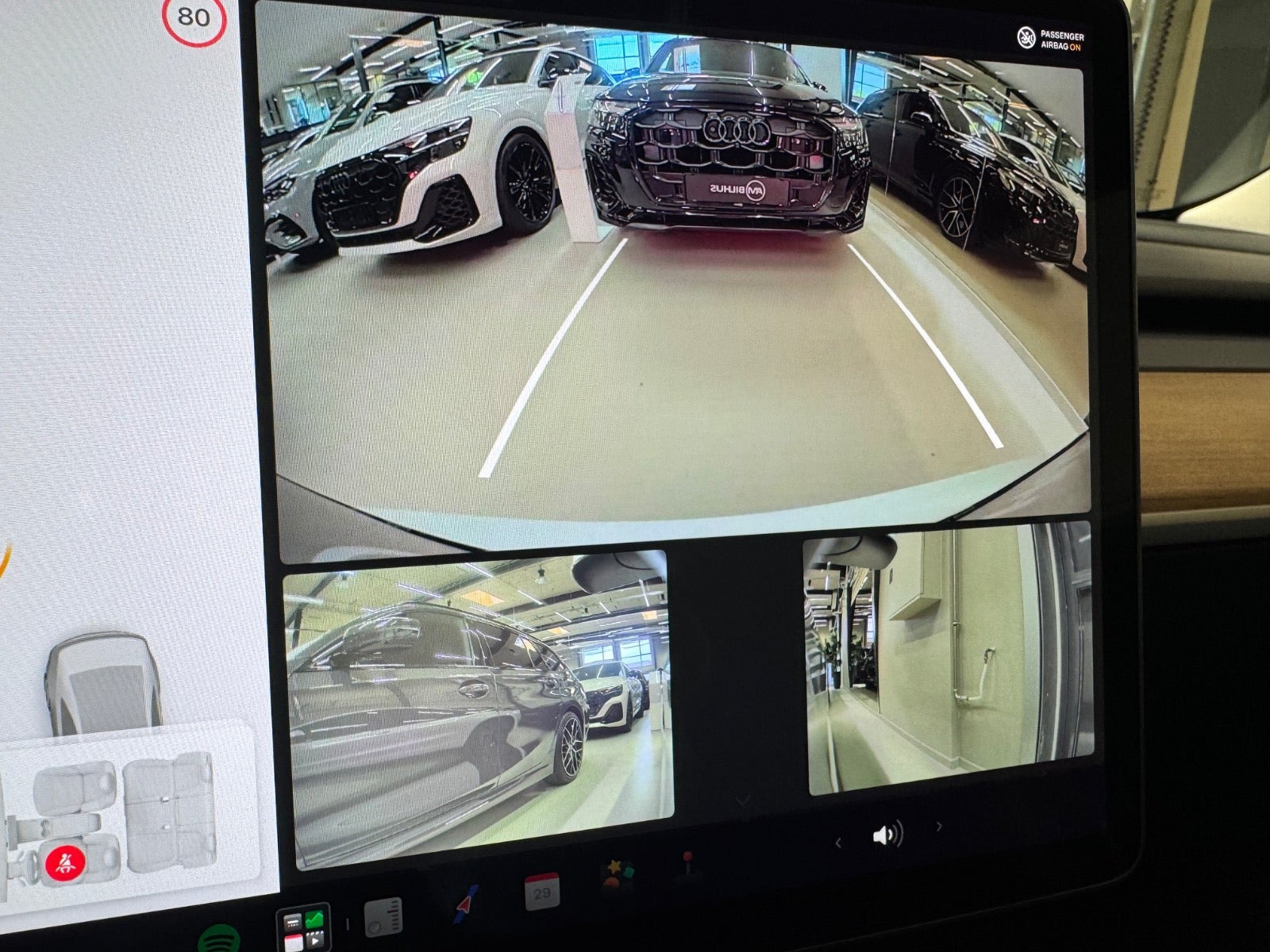 Hvid Tesla Model 3 fra 2021
