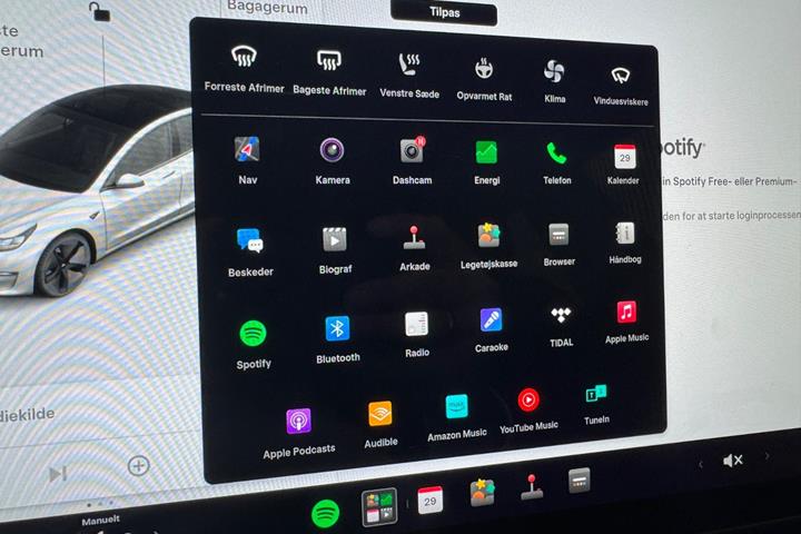 Hvid Tesla Model 3 fra 2021